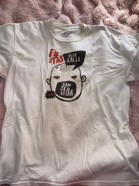 Graphic 'Fiestas de la Calle' White Tee